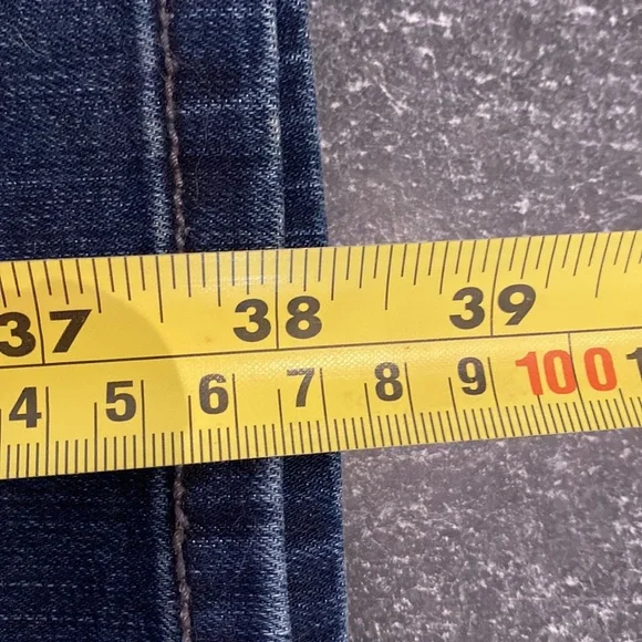 Girlfriend Jeans - Picture 7 of 9